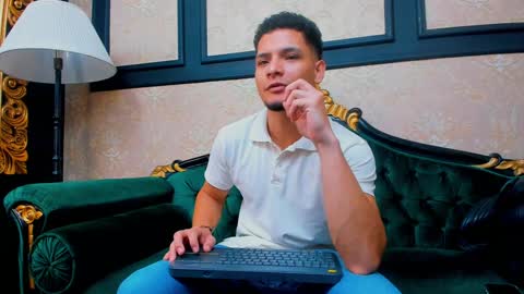 Alessandro King online show from January 2025 11:22:02 AM