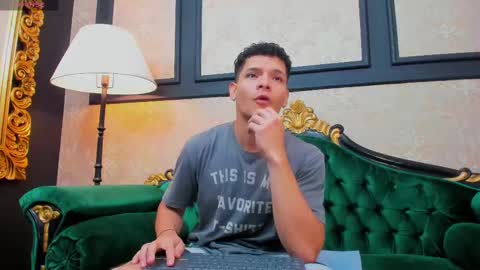 Alessandro King online show from March 2025 11:49:02 AM