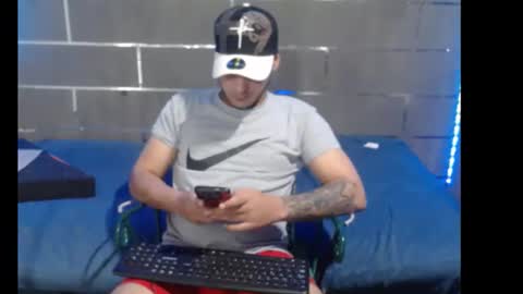 alessandro online show from May 2026 04:42:01 AM