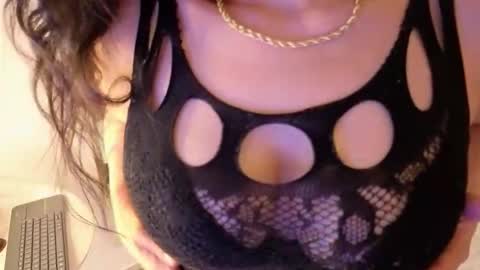 Snapshot of alessia_gold chatting on March 2026 01:07:02 PM Alessia online show from March 2026 01:07:02 PM