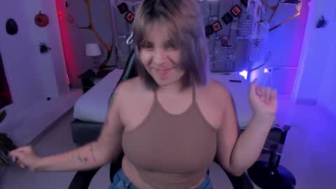 Alessia online show from October 2025 04:47:01 AM