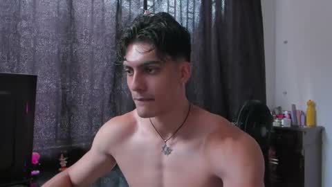 Snapshot of alessio_vale chatting on April 2026 07:06:02 PM alessio Vale online show from April 2026 07:06:02 PM
