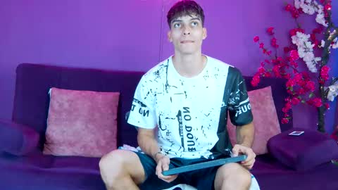 Alessio online show from November 2025 12:16:02 PM