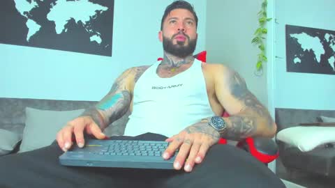 Aless Rose online show from April 2026 07:05:02 PM