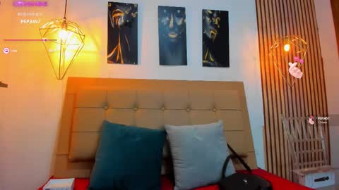 Snapshot of alesziarose chatting on November 2025 07:27:02 PM Aleszia online show from November 2025 07:27:02 PM