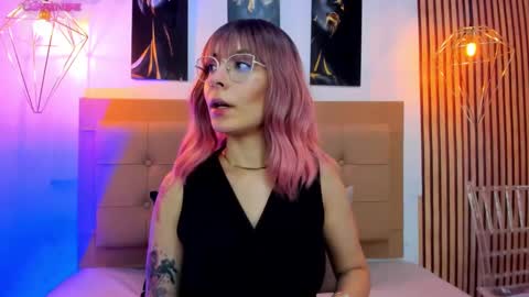 Snapshot of alesziarose chatting on November 2025 07:24:02 PM Aleszia online show from November 2025 07:24:02 PM