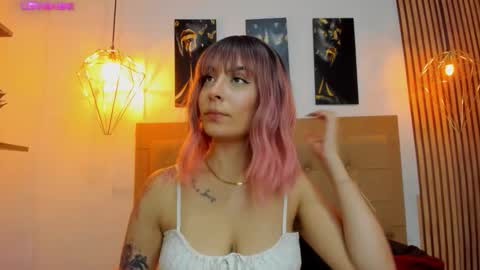 Snapshot of alesziarose chatting on November 2025 07:19:01 PM Aleszia online show from November 2025 07:19:01 PM