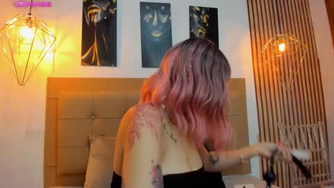 Snapshot of alesziarose chatting on November 2025 07:03:03 PM Aleszia online show from November 2025 07:03:03 PM