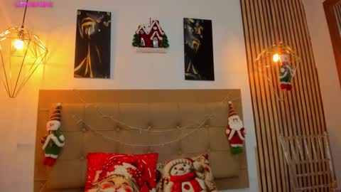 Snapshot of alesziarose chatting on December 2025 07:19:02 PM Aleszia online show from December 2025 07:19:02 PM