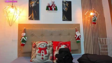 Snapshot of alesziarose chatting on December 2025 07:23:02 PM Aleszia online show from December 2025 07:23:02 PM