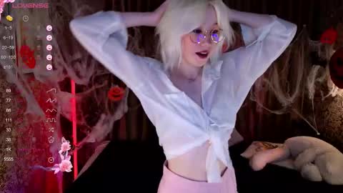 Lola online show from October 2025 03:51:02 PM