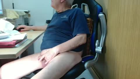 Snapshot of alex47100 chatting on May 2026 04:01:02 PM alex47100 online show from May 2026 04:01:02 PM