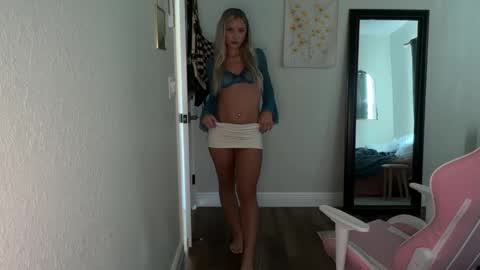 Snapshot of alex499990 chatting on October 2025 10:00:02 PM alex online show from October 2025 10:00:02 PM