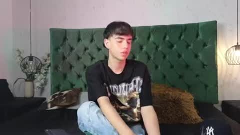 alex online show from September 2025 01:05:01 PM
