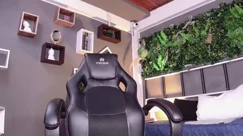 Snapshot of alex__montesco chatting on March 2025 12:01:02 PM Alex online show from March 2025 12:01:02 PM