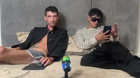 alex_and_charlie online show from April 2026 10:19:01 AM