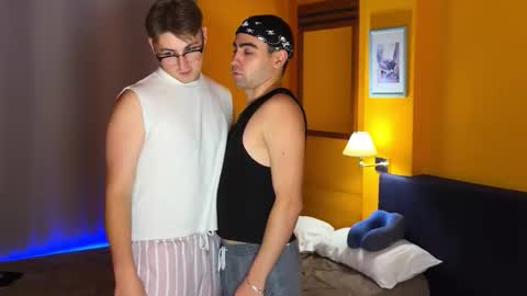 Snapshot of alex_and_drew chatting on December 2025 06:45:01 PM AlexDrew online show from December 2025 06:45:01 PM