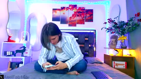 Snapshot of alex_and_fabian chatting on December 2024 06:23:02 PM sneider online show from December 2024 06:23:02 PM