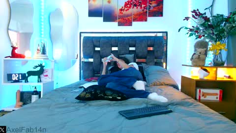 Snapshot of alex_and_fabian chatting on December 2024 06:37:02 PM sneider online show from December 2024 06:37:02 PM