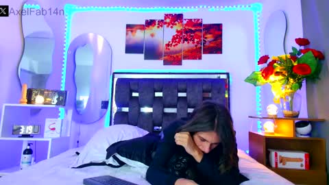 Snapshot of alex_and_fabian chatting on January 2025 09:29:01 PM sneider online show from January 2025 09:29:01 PM