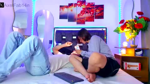 Snapshot of alex_and_fabian chatting on January 2025 06:20:02 PM sneider online show from January 2025 06:20:02 PM