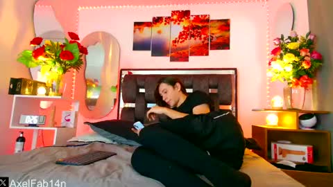 Snapshot of alex_and_fabian chatting on February 2025 07:02:01 PM sneider online show from February 2025 07:02:01 PM