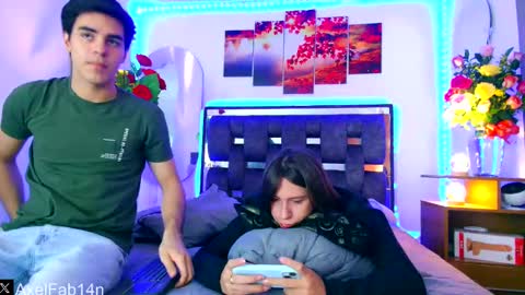 Snapshot of alex_and_fabian chatting on February 2025 07:06:01 PM sneider online show from February 2025 07:06:01 PM