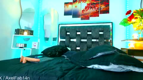 Snapshot of alex_and_fabian chatting on March 2025 12:59:01 AM sneider online show from March 2025 12:59:01 AM