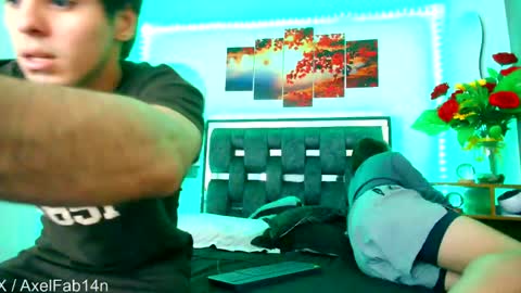 Snapshot of alex_and_fabian chatting on March 2025 06:59:02 PM sneider online show from March 2025 06:59:02 PM