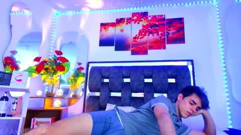 Snapshot of alex_and_fabian chatting on September 2025 08:10:01 PM sneider online show from September 2025 08:10:01 PM