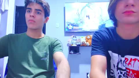 Snapshot of alex_and_fabian chatting on December 2025 03:55:02 AM sneider online show from December 2025 03:55:02 AM