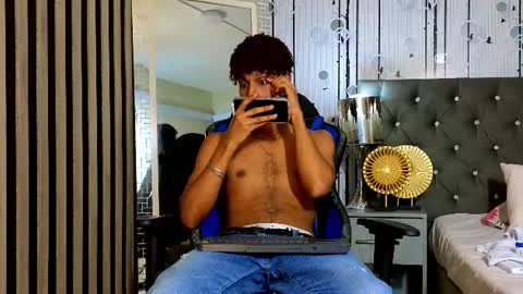 Snapshot of alex_bloom_ chatting on June 2026 07:57:02 PM Alexander online show from June 2026 07:57:02 PM