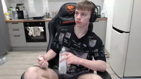 Alex online show from March 2025 03:32:01 AM