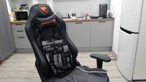 Alex online show from March 2025 04:02:02 AM