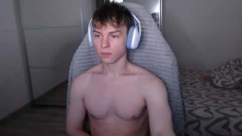 Alex online show from October 2025 04:18:02 AM