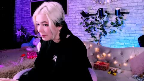 Snapshot of alex_howell chatting on January 2025 11:44:01 PM alex_howell online show from January 2025 11:44:01 PM