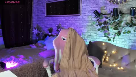 Snapshot of alex_howell chatting on January 2025 08:37:02 PM alex_howell online show from January 2025 08:37:02 PM