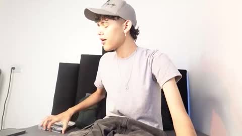 alex_mark_ online show from November 2025 01:36:02 PM