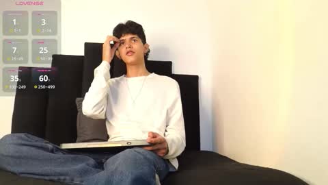 alex_mark_ online show from December 2025 01:37:02 PM