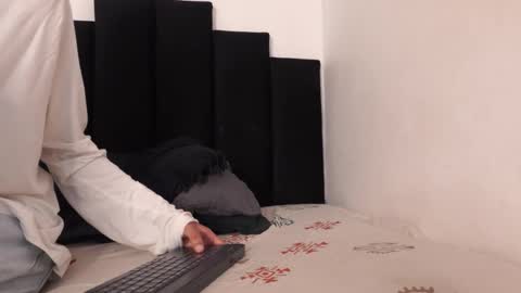 alex_mark_ online show from March 2026 05:07:01 PM