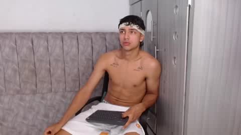 alex online show from May 2026 09:33:02 PM