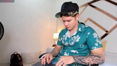 Snapshot of alex_pierce_ chatting on February 2026 07:24:02 PM Alex online show from February 2026 07:24:02 PM