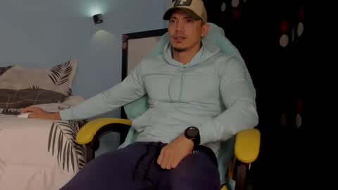 alex_sthorm online show from November 2025 04:40:01 AM