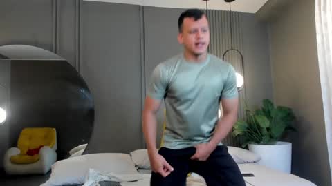 Alex Towers online show from January 2025 07:18:02 PM