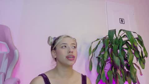 alexa_bue online show from October 2025 04:21:01 AM