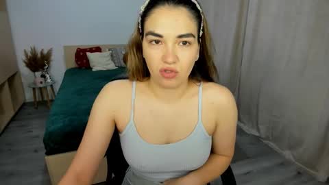 Snapshot of alexa_dolly chatting on December 2025 06:43:02 AM Alexa online show from December 2025 06:43:02 AM