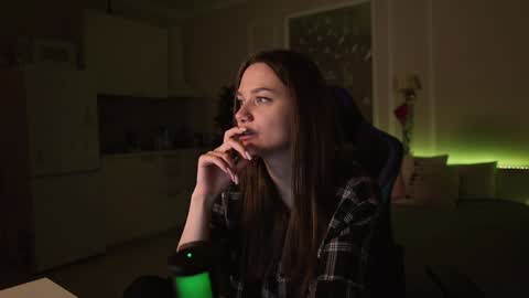 Snapshot of alexa_feels chatting on December 2024 10:04:02 PM Little Duck homie online show from December 2024 10:04:02 PM