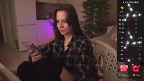 Snapshot of alexa_feels chatting on October 2025 03:58:01 PM Little Duck homie online show from October 2025 03:58:01 PM