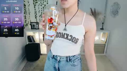 alexa_lexi online show from November 2025 04:00:02 PM