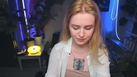 alexa_pirs online show from November 2025 03:01:01 PM